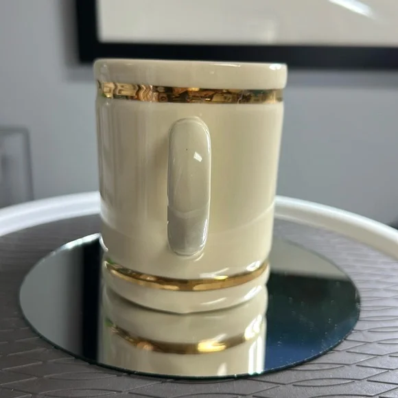 United Way Mug with colored pencils, stars and United Way Logo - Picture 4 of 7